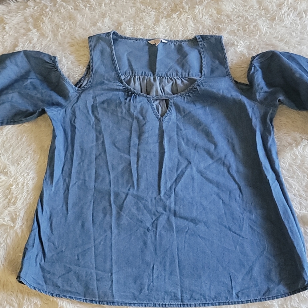 Chambray cold shoulder top
